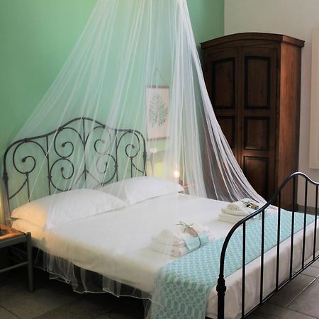 Li Perrini Boutique B&B Acquarica Værelse billede